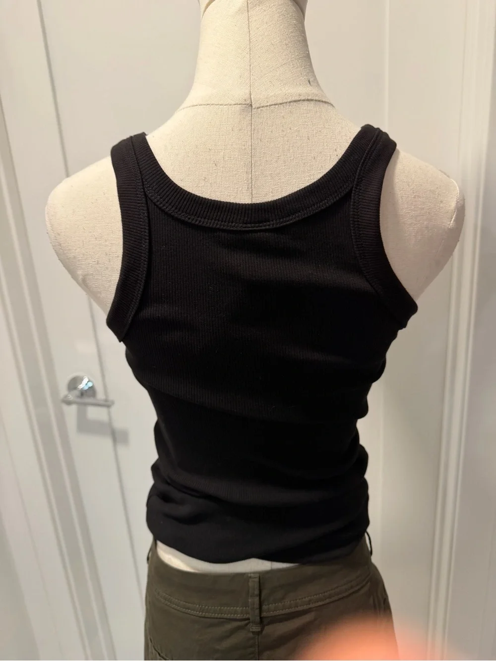 H&M Black Ribbed Racerback Tank Top - Picture 2 of 2